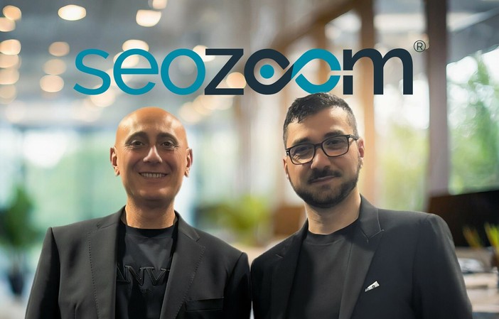 SEOZoom compie 10 anni e definisce il futuro della ricerca: nasce l'Osservatorio e la nuova Suite SEO+GEO SEOZoom compie 10 anni e definisce il futuro della ricerca: nasce l'Osservatorio e la nuova Suite SEO+GEO