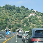 Traffico da bollino rosso sulla riviera ligure tra rientri e ultime partenze Traffico da bollino rosso sulla riviera ligure tra rientri e ultime partenze