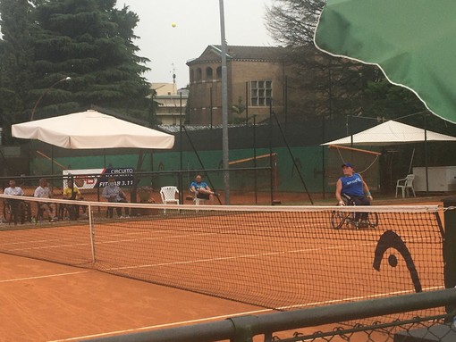 Atleti in azione al Tennis club di Gallarate. Poi Luisa Parasacchi e Pietro Scidurlo e Claudio Filipazzi