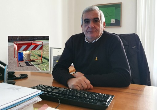 Il consigliere Tallarida, nel riquadro le taniche isolate in viale Rimembranze