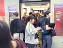 Trenord, ancora disagi e ritardi. La protesta: «Evidente incapacità di garantire un servizio dignitoso»