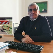 Il consigliere Tallarida, nel riquadro le taniche isolate in viale Rimembranze