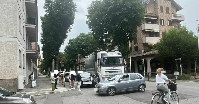 Via il traffico pesante dal centro di Busto: la proposta di Legambiente piace