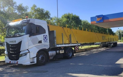 Trasporto eccezionale lungo 40 metri e pesante 42 tonnellate