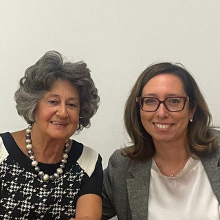 La presidente della Famiglia Bustocca Mariella Toia e la psicoterapeuta Chiara Massazza