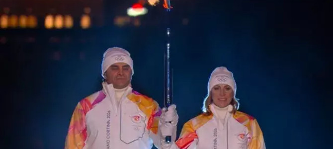 Tomba e Compagnoni ultimi tedofori a Milano