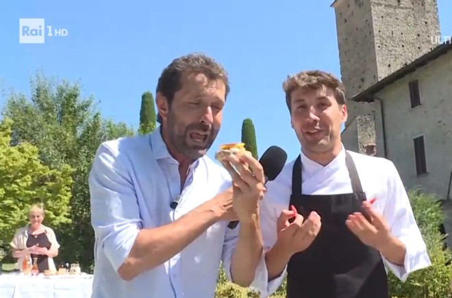 Marco Di Buono e Mirko Tassin (immagine tratta da &quot;Camper&quot;, programma di Rai Uno)