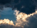 Oggi prima giornata tropicale in provincia, domani allerta di livello 3 per temporali violenti di Meteo Svizzera