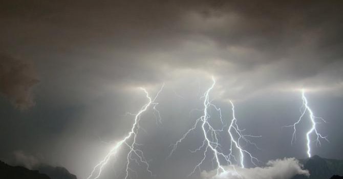 Temporali e grandine: la Lombardia lancia l'allerta arancione per domani