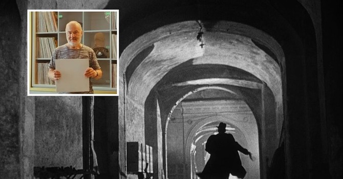 Il terzo uomo, fotogramma del cupo capolavoro girato a Vienna. Nel riquadro, Paolo Castelli nella fonoteca - Hotel Josefine Il terzo uomo, fotogramma del cupo capolavoro girato a Vienna. Nel riquadro, Paolo Castelli nella fonoteca - Hotel Josefine