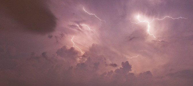 Meteo, il sole lascia spazio ai temporali. Rischio grandine