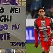 “Siamo tutti Tommaso”: lo striscione negato che ci ricorda il “cuore” del calcio