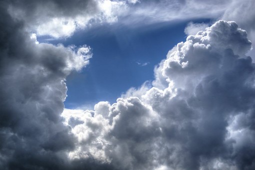 Temporali e venti forti con grandine il “prezzo” da pagare per l’arrivo di un caldo senz’afa Temporali e venti forti con grandine il “prezzo” da pagare per l’arrivo di un caldo senz’afa