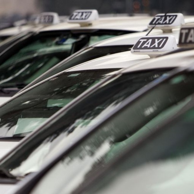 Prende un taxi da Gallarate a Como e scappa senza pagare: denunciato un 19enne