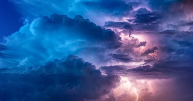 Il caldo torrido se ne va, ecco la pioggia. Il Centro Geofisico: «Dal pomeriggio forti temporali, occhio alla grandine» Il caldo torrido se ne va, ecco la pioggia. Il Centro Geofisico: «Dal pomeriggio forti temporali, occhio alla grandine»