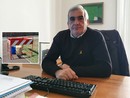 Il consigliere Tallarida, nel riquadro le taniche isolate in viale Rimembranze Il consigliere Tallarida, nel riquadro le taniche isolate in viale Rimembranze