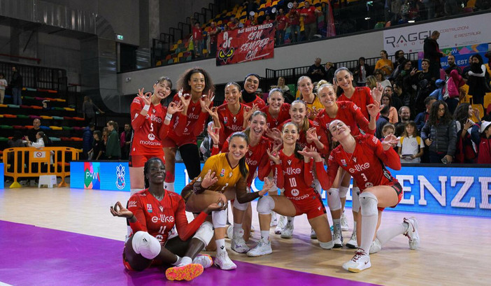 Seconda vittoria consecutiva per la Uyba: 3-0 a Firenze Seconda vittoria consecutiva per la Uyba: 3-0 a Firenze