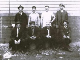 Emigrati borsanesi a Clifton, New Jersey, c. 1920 Emigrati borsanesi a Clifton, New Jersey, c. 1920