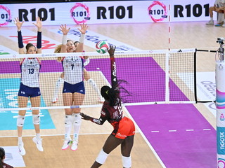 Scandicci-Uyba 3-1: alcune fasi del match (foto Lega Volley Femminile serie A) Scandicci-Uyba 3-1: alcune fasi del match (foto Lega Volley Femminile serie A)