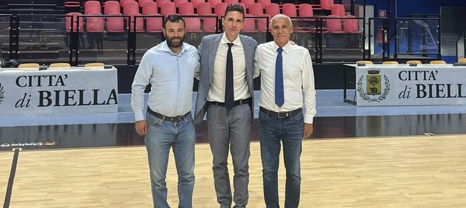 Nella foto, al centro il presidente Uyba Andrea Saini con l'assessore allo sport Moscarola e l'assessore al bilancio Paraggio del Comune di Biella