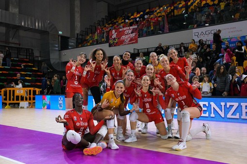 Seconda vittoria consecutiva per la Uyba: 3-0 a Firenze Seconda vittoria consecutiva per la Uyba: 3-0 a Firenze
