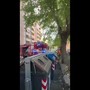 Paura a Roma, incendio in un palazzo: fiamme in appartamento Paura a Roma, incendio in un palazzo: fiamme in appartamento