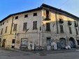 L'immobile che sorge tra via Solferino e via Montebello