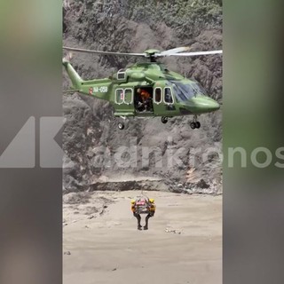 Alluvione in Nepal, le immagini girate da un italiano salvato in elicottero