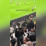 Juve-Lazio, rissa tra tifosi bianconeri sugli spalti e la partita si ferma Juve-Lazio, rissa tra tifosi bianconeri sugli spalti e la partita si ferma