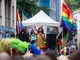 Vladimir Luxuria guida la marea colorata al Varese Pride 2025 (foto Galbiati)