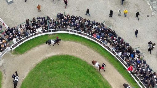Ippica: grande spettacolo all'Ippodromo Snai di San Siro per la 104esima edizione del Jockey Club S.I.R.E. Ippica: grande spettacolo all'Ippodromo Snai di San Siro per la 104esima edizione del Jockey Club S.I.R.E.