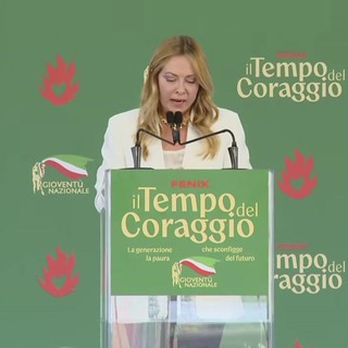 Meloni: "Norma per tetto a studenti stranieri in classe e divieto di burqa e nikab"