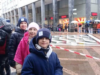 L'attesa in via Milano