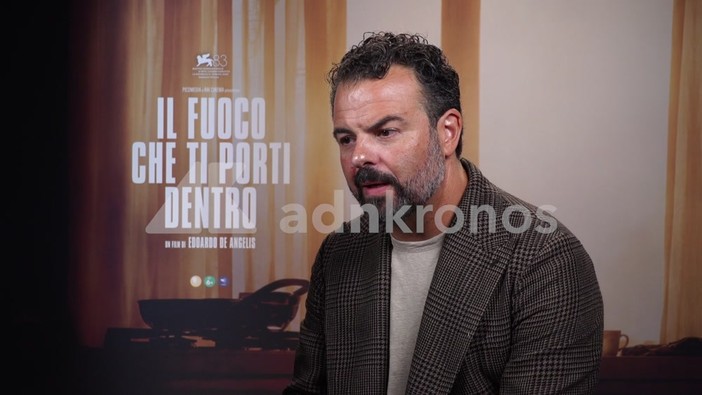 Venezia 83, Edoardo De Angelis: "'Il fuoco che ti porti dentro' è un amore che brucia e devasta"
