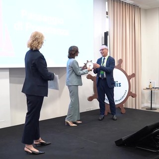 Ceo Meeting ELIS: passaggio di consegne. La ricerca Bocconi: i senior si sentono più giovani di 11 anni Ceo Meeting ELIS: passaggio di consegne. La ricerca Bocconi: i senior si sentono più giovani di 11 anni