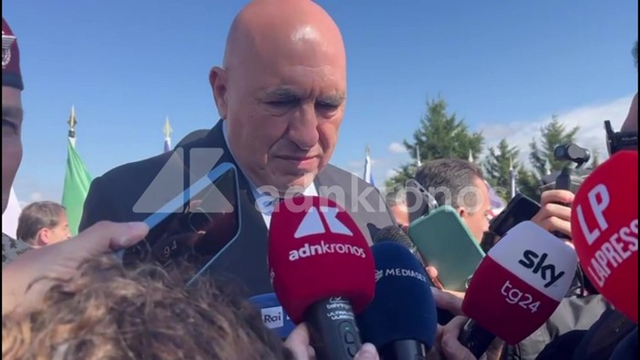 Libano, Crosetto: "Spingiamo per missione europea ma ci auguriamo Unifil prosegua"