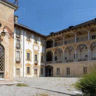 Quando l’arte abbatte i confini: a Miasino nasce un dialogo tra culture con “Riflessi Multiculturali sul Lago”
