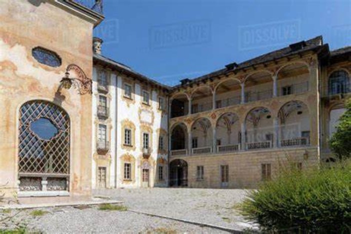 Quando l’arte abbatte i confini: a Miasino nasce un dialogo tra culture con “Riflessi Multiculturali sul Lago”