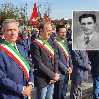 I sindaci di Cassano Magnago, Busto Arsizio e Legnano a una commemorazione di Mauro Venegoni (nel riquadro)