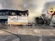 Vasto incendio in un capannone industriale a Napoli, l'intervento dei Vigili del Fuoco Vasto incendio in un capannone industriale a Napoli, l'intervento dei Vigili del Fuoco