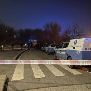 Milano, morto un 20enne: colpito in una sparatoria con la polizia