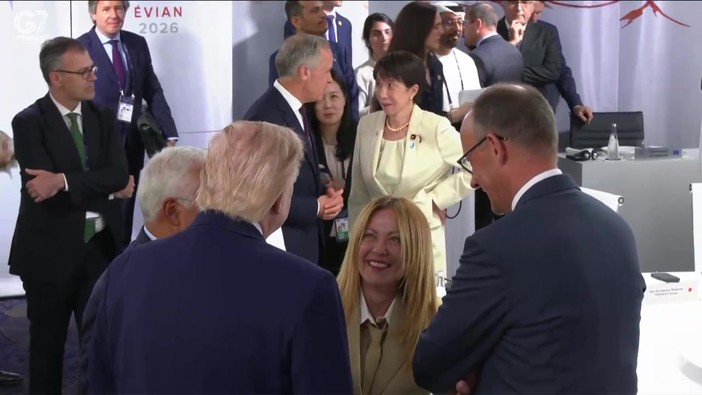 G7, la battuta di Donald Trump a Giorgia Meloni: "Sono stato abbandonato" G7, la battuta di Donald Trump a Giorgia Meloni: "Sono stato abbandonato"