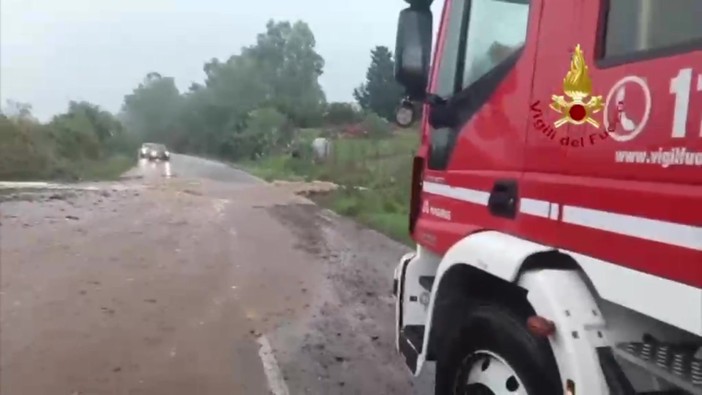 Maltempo in Sardegna, le immagini dei Vigili del Fuoco al lavoro