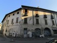 L'immobile che sorge tra via Solferino e via Montebello
