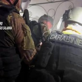 'Ndrangheta, latitante si nascondeva in un villaggio turistico - Il video della cattura 'Ndrangheta, latitante si nascondeva in un villaggio turistico - Il video della cattura