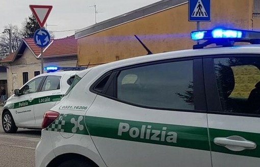 Mamma e bambino investiti in via Pascoli a Olgiate Mamma e bambino investiti in via Pascoli a Olgiate