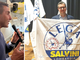 Andrea Cassani con la bandiera della Lega e Roberto Vannacci