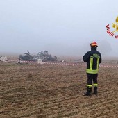 Tragedia nei cieli della Lombardia: precipita elicottero, un morto Tragedia nei cieli della Lombardia: precipita elicottero, un morto