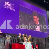 Venezia 83, Scamarcio: "Dedico questo premio a tutti i papà del mondo e anche al mio" Venezia 83, Scamarcio: "Dedico questo premio a tutti i papà del mondo e anche al mio"