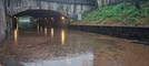 Nell'acqua di via Tasso galleggiavano anche tante foglie ieri